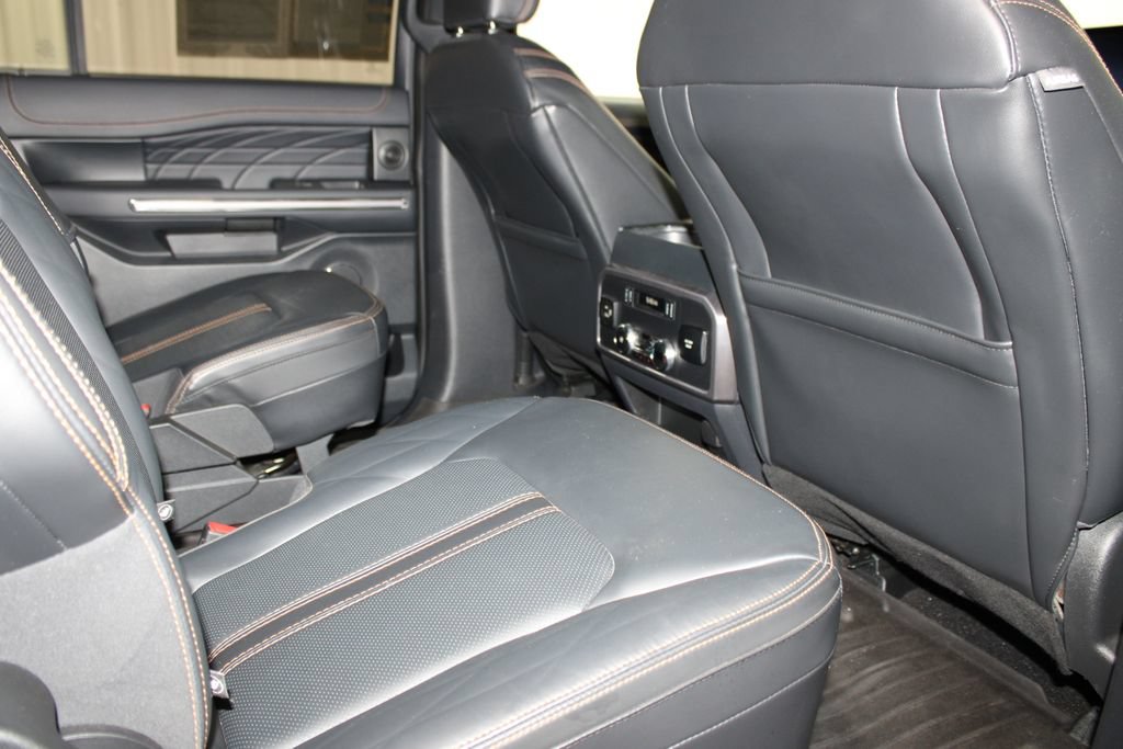 Used 2022 Ford Expedition Platinum AWD/4WD image 28