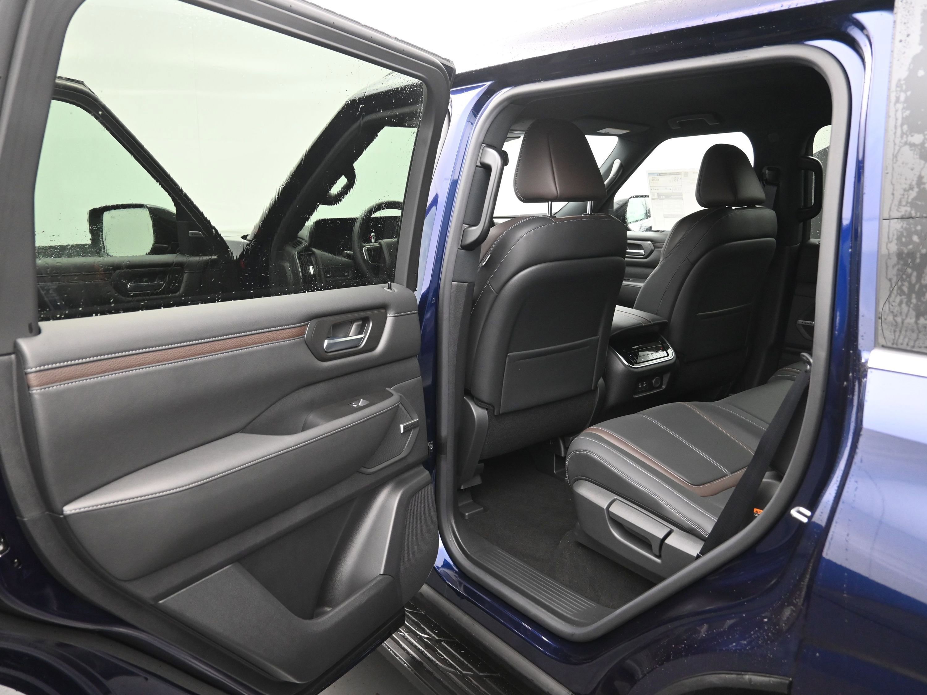 New 2025 Nissan Armada SL image 19