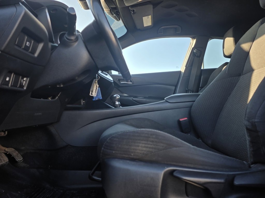 Used 2018 Toyota C-HR XLE image 11