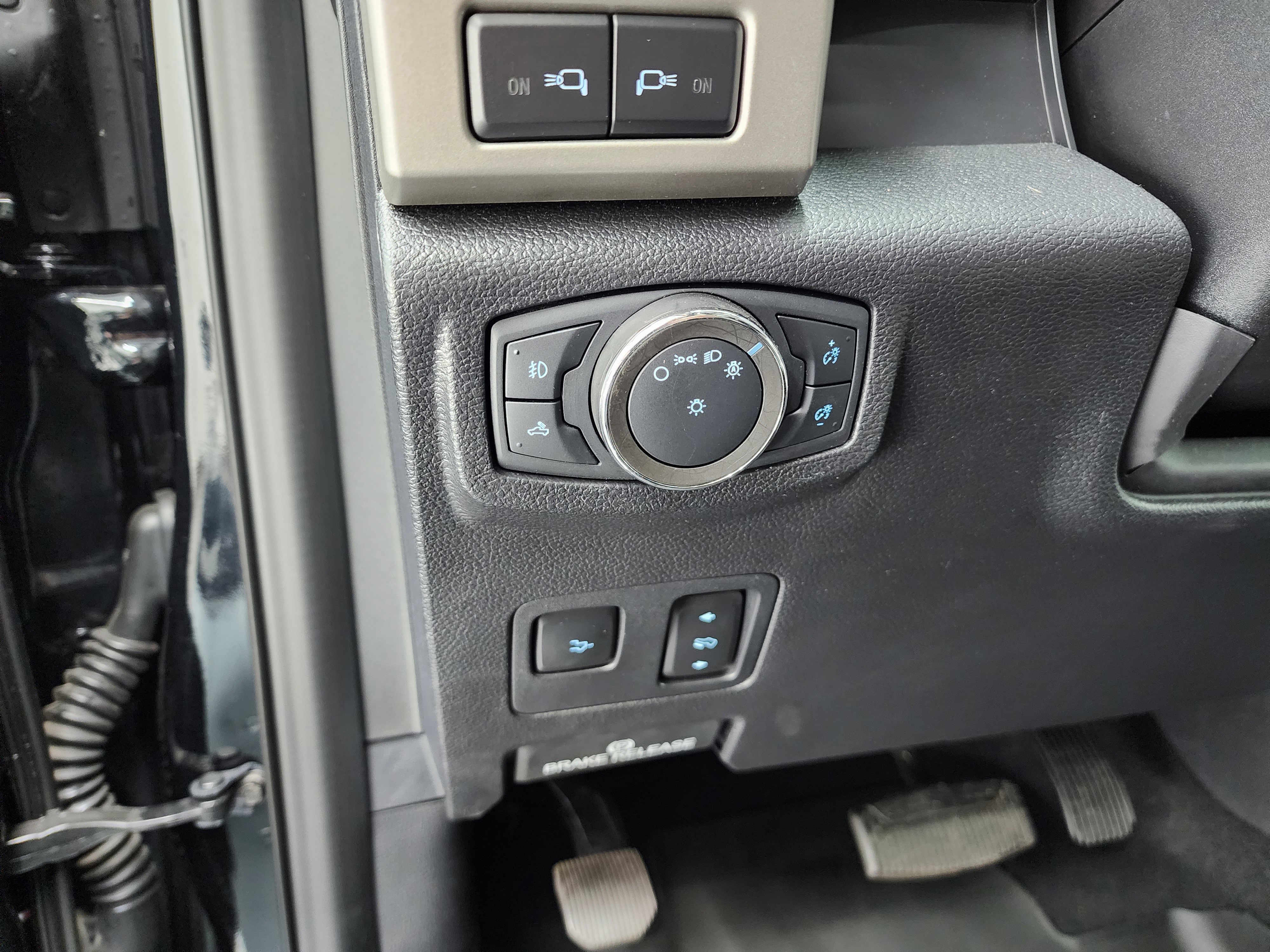 Used 2020 Ford F350 Lariat w/ Lariat Ultimate Package image 51