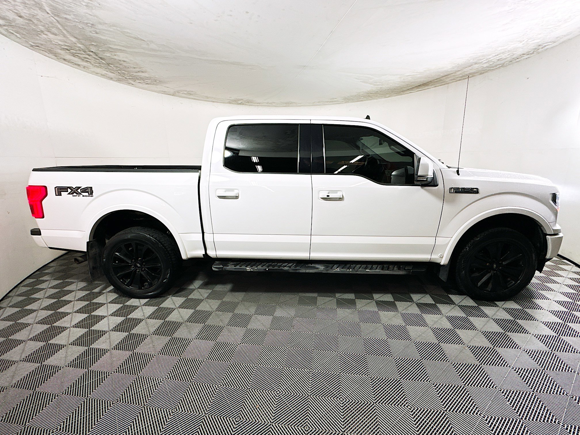 Used 2020 Ford F150 Lariat w/ Equipment Group 502A Luxury AWD/4WD image 2