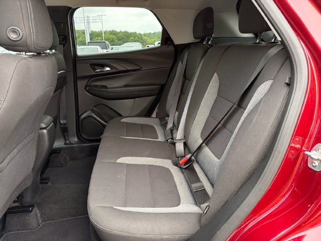 Used 2025 Chevrolet TrailBlazer LT AWD/4WD image 31