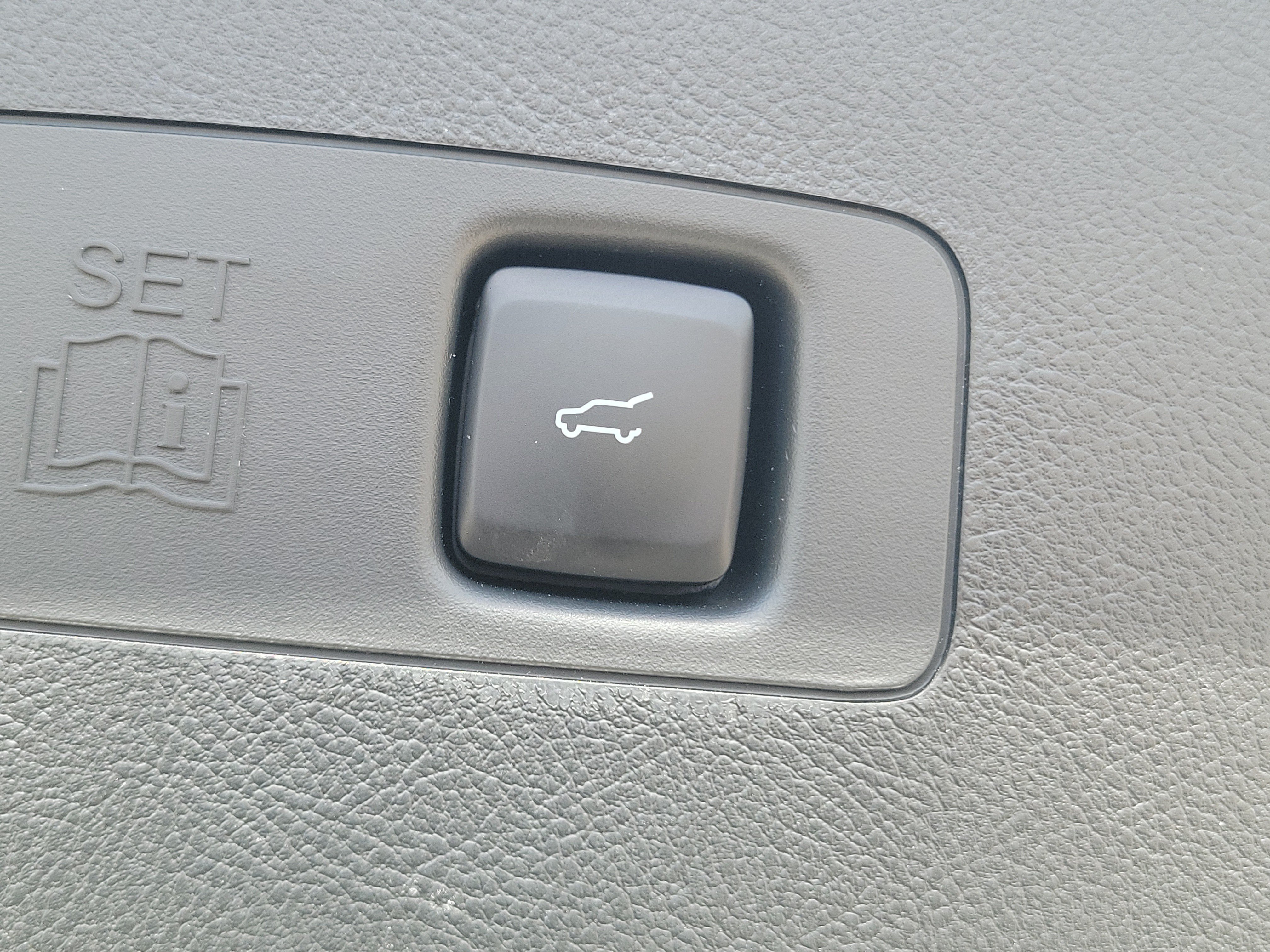 Used 2025 Lincoln Corsair Reserve FWD image 17