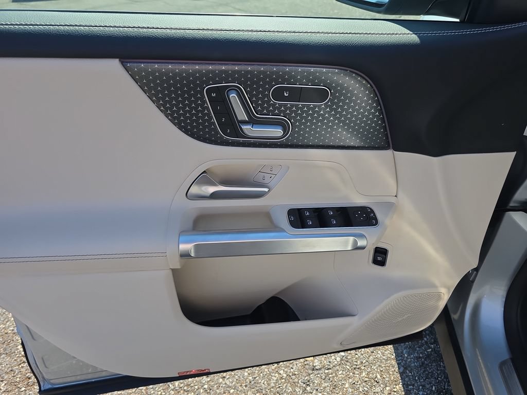 Used 2026 Mercedes-Benz GLB 250 4MATIC image 19