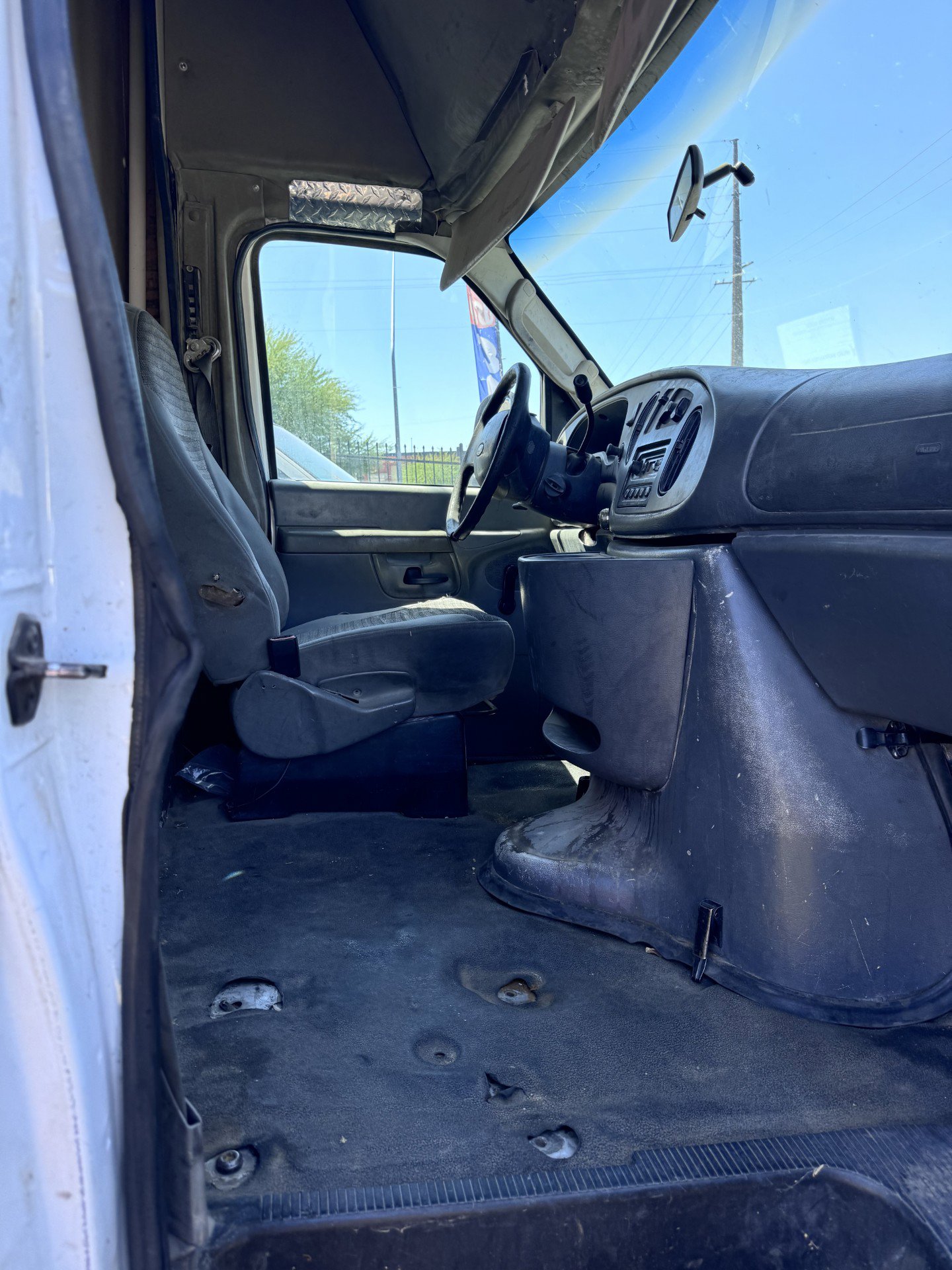 Used 2008 Ford E-350 and Econoline 350 Super Duty image 3