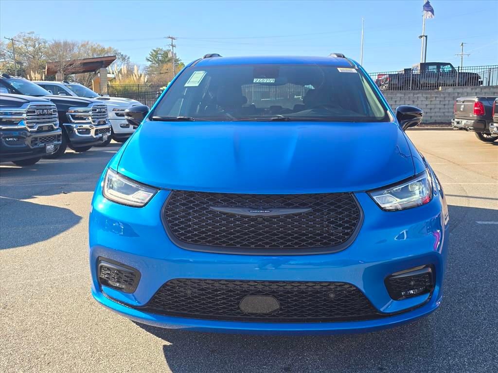 New 2026 Chrysler Pacifica Select w/ S Appearance Package FWD image 15