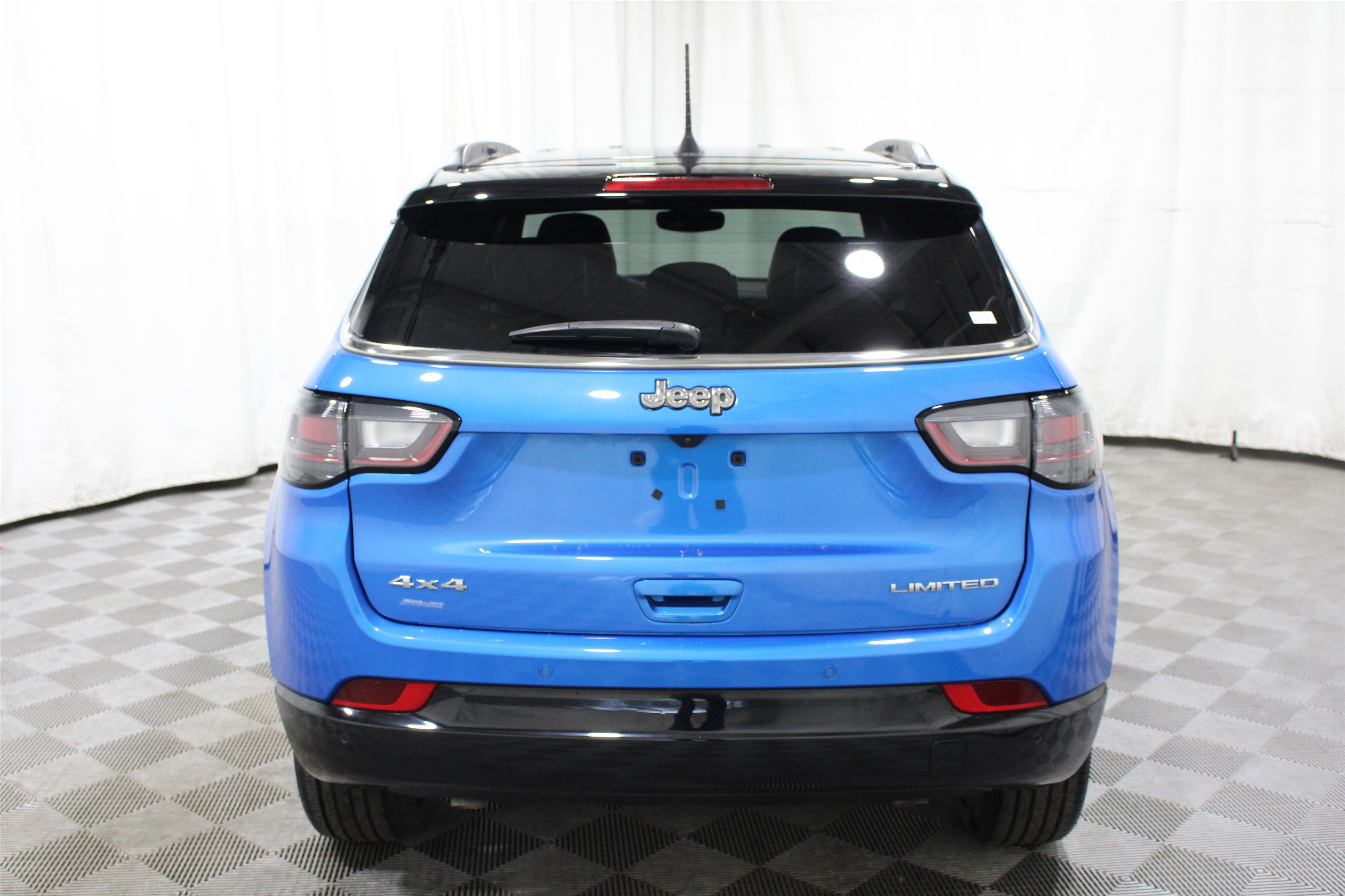 Used 2025 Jeep Compass Limited w/ Elite Group image 32