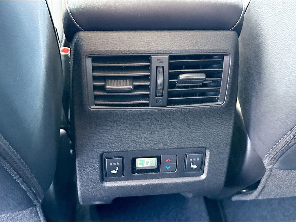 Used 2024 Mitsubishi Outlander SEL image 27