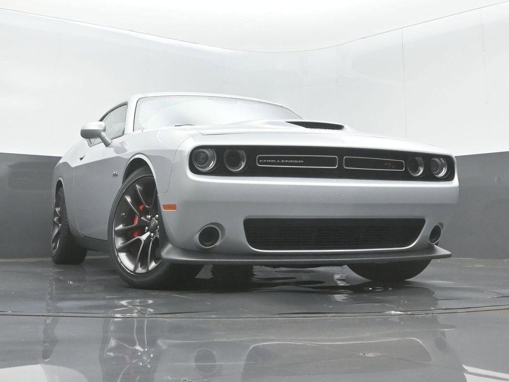 Used 2023 Dodge Challenger R/T w/ Performance Handling Group image 5