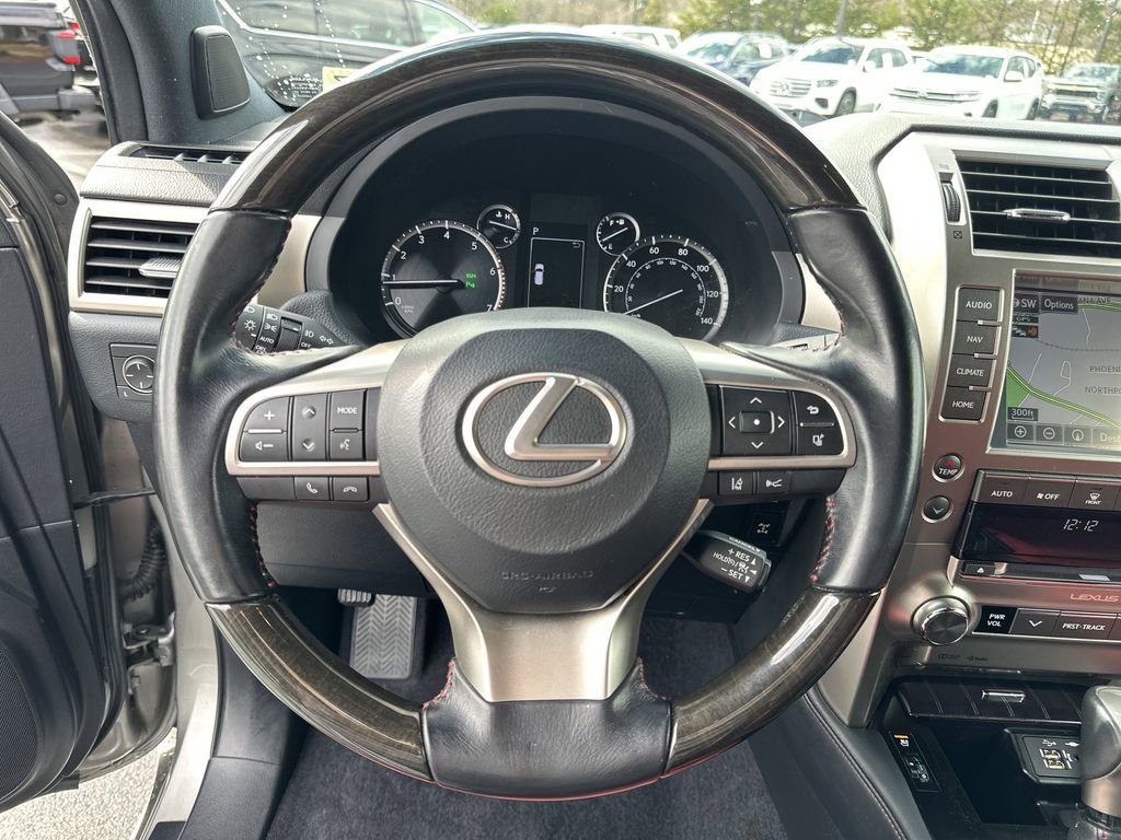 Used 2020 Lexus GX 460 Premium w/ Premium Package image 11