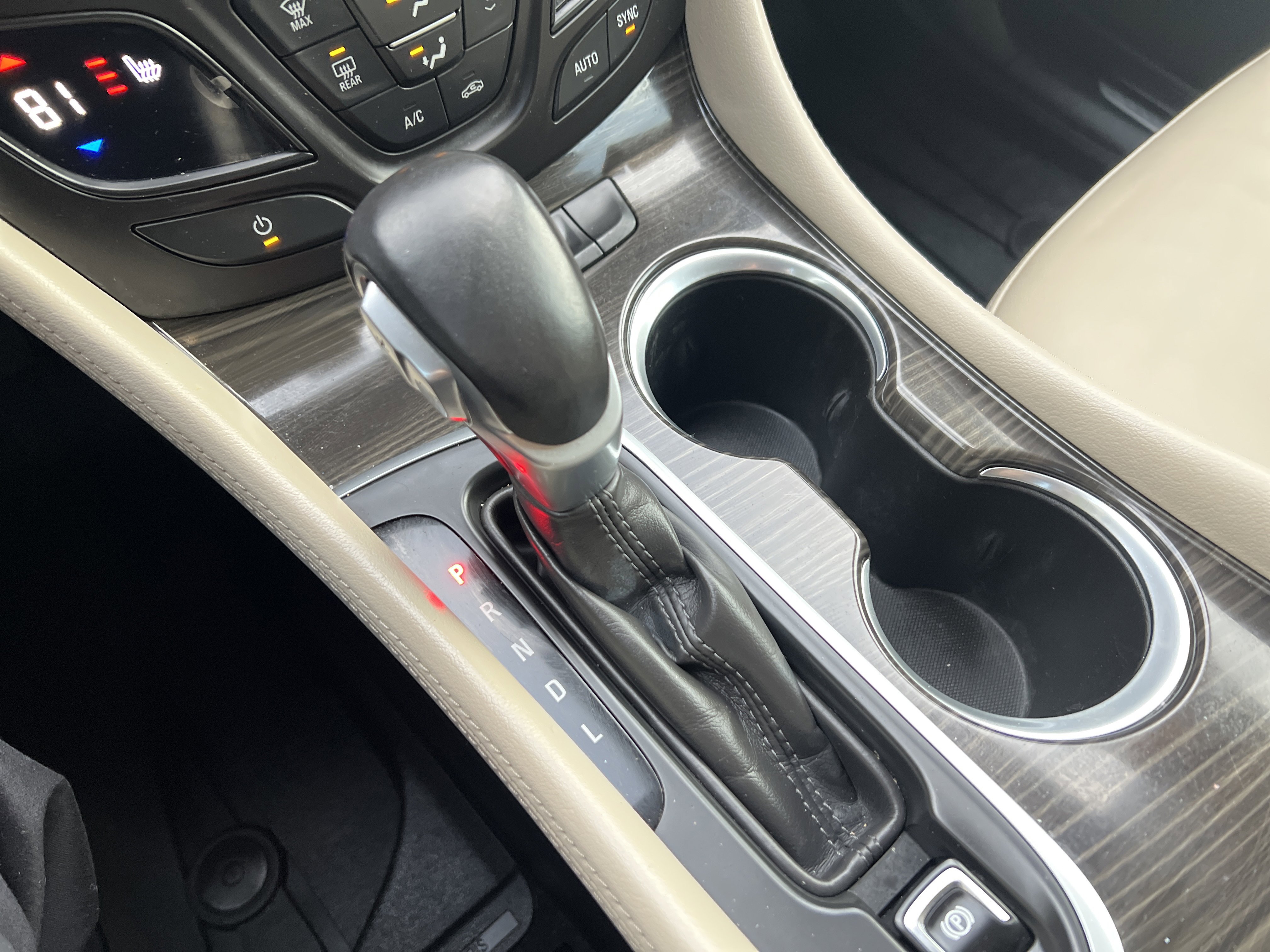 Used 2020 Buick Envision Essence image 26