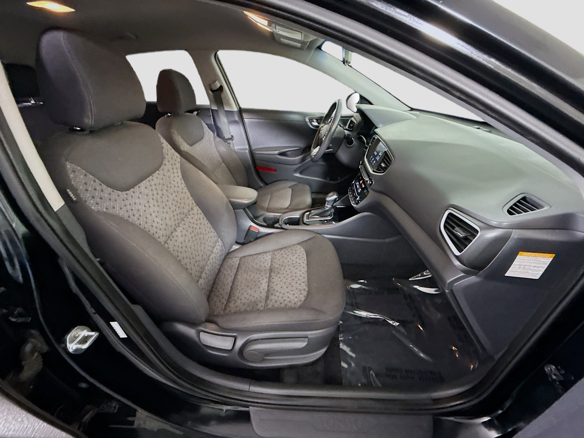 Used 2017 Hyundai Ioniq SEL image 29