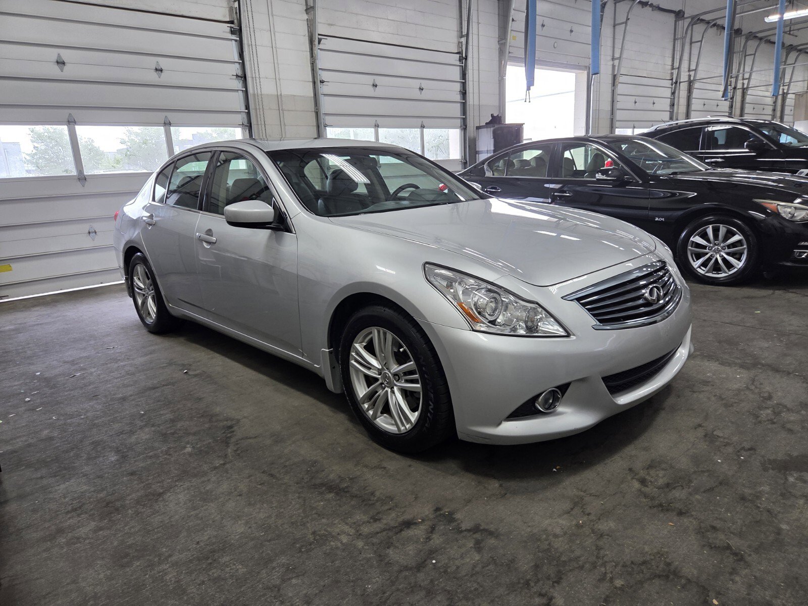 Used 2011 INFINITI G37 Journey w/ Premium Pkg RWD image 4