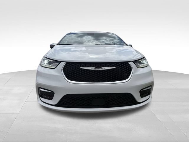 Used 2023 Chrysler Pacifica Limited FWD image 8