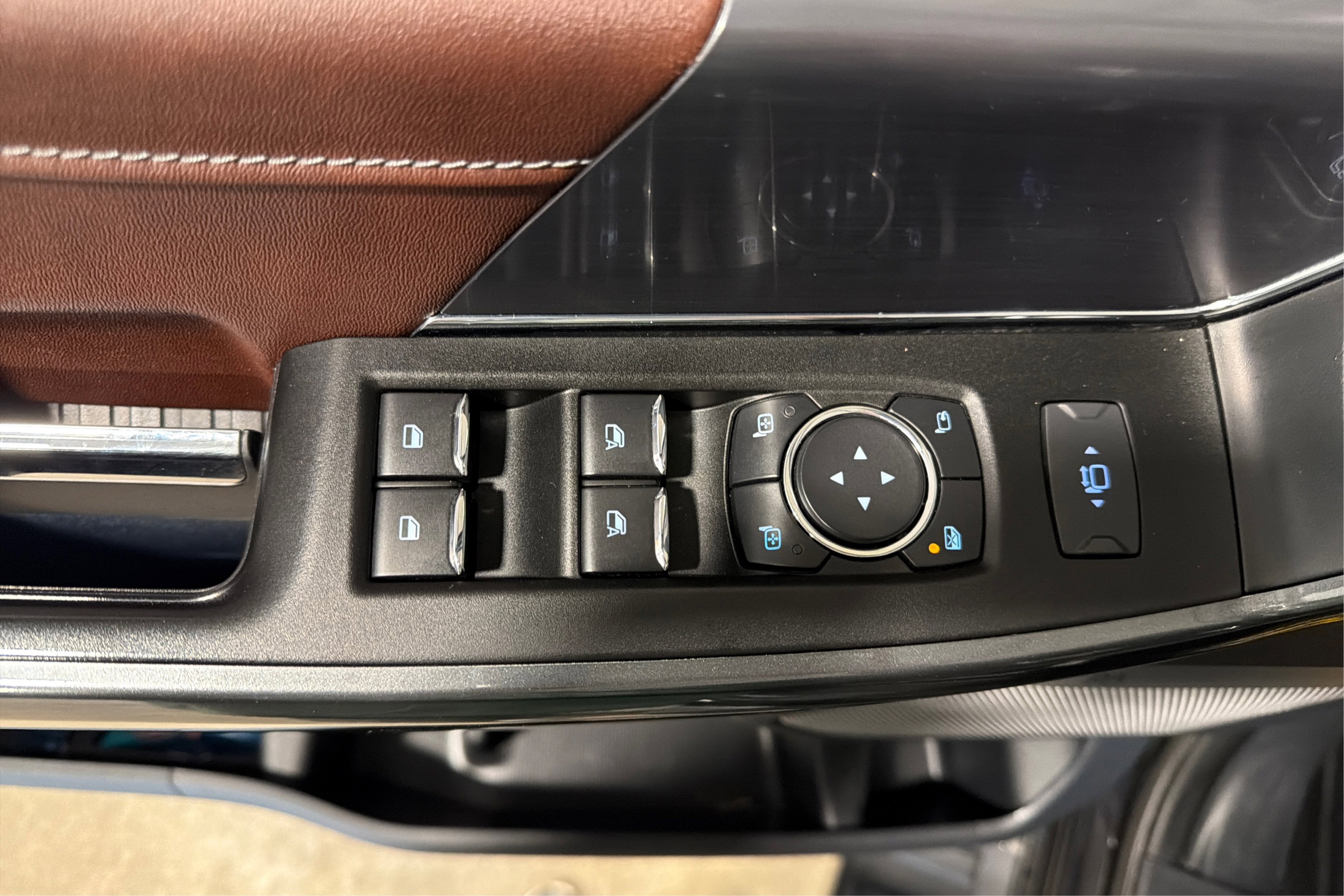 Used 2022 Ford F150 Lariat w/ Equipment Group 502A High AWD/4WD image 17