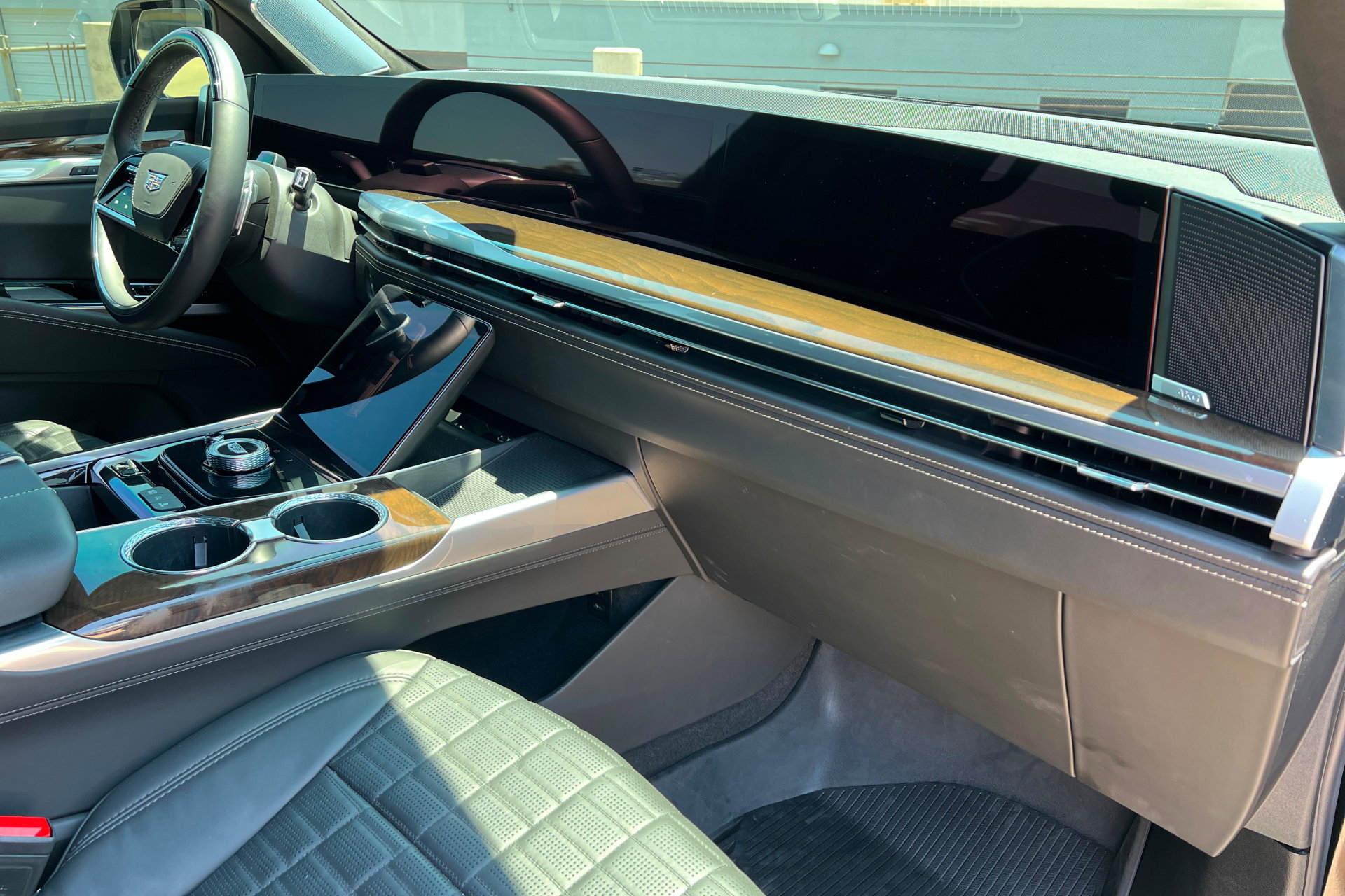 New 2025 Cadillac Escalade Sport Platinum w/ LPO, ONYX Package AWD/4WD image 26