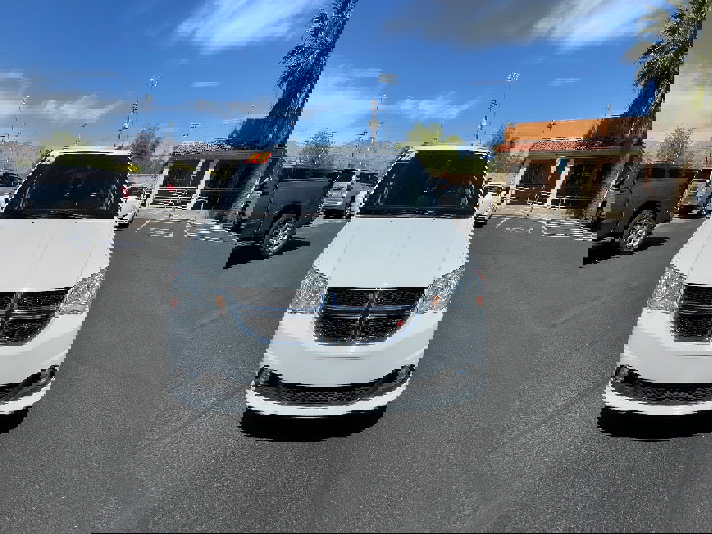 Used 2018 Dodge Grand Caravan SXT image 8