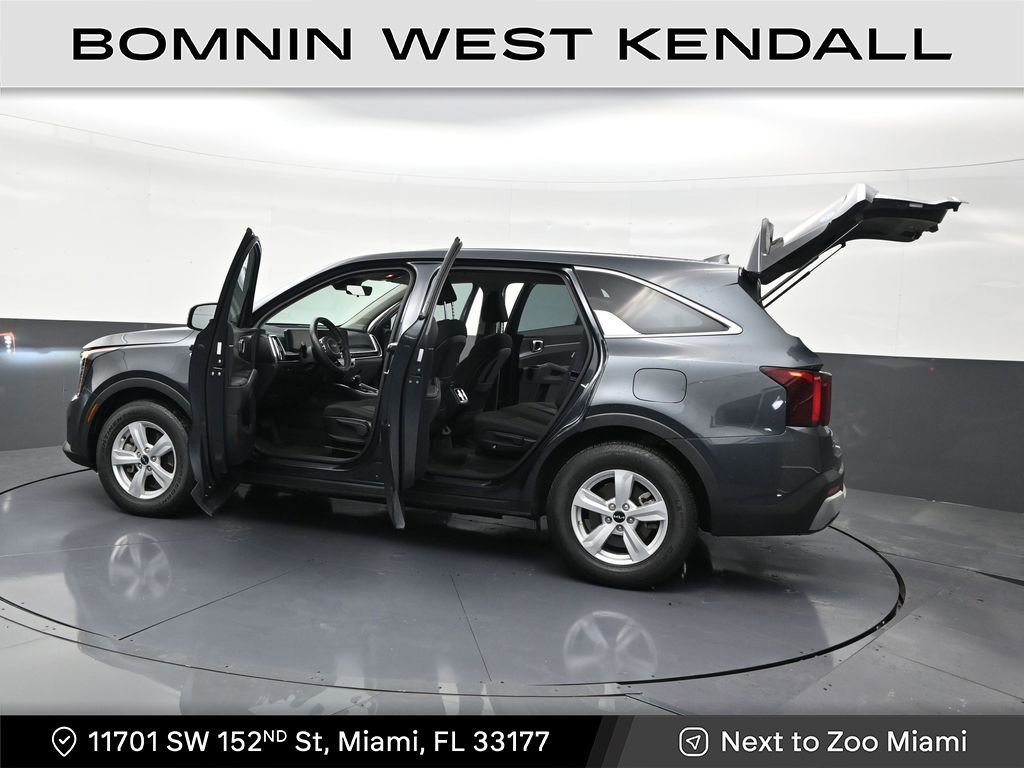Used 2024 Kia Sorento LX image 31