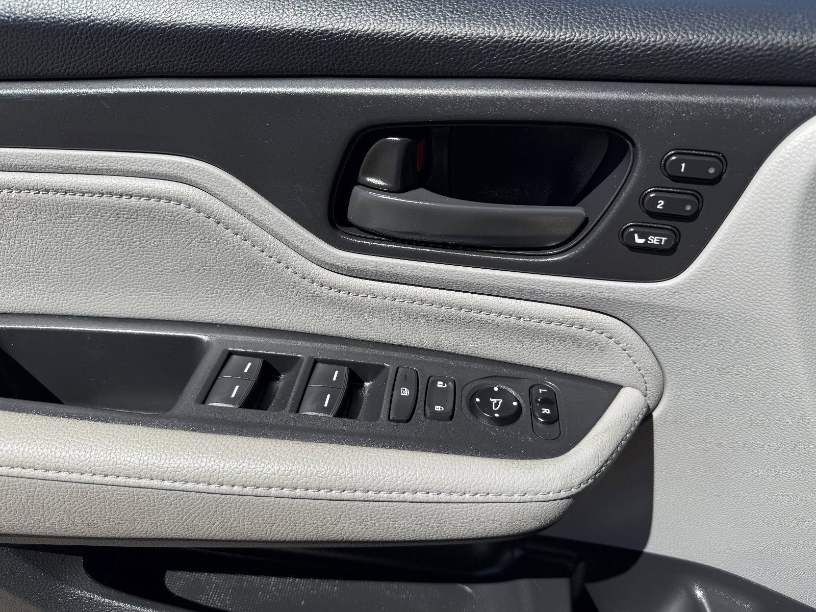 Used 2018 Honda Odyssey Touring image 23