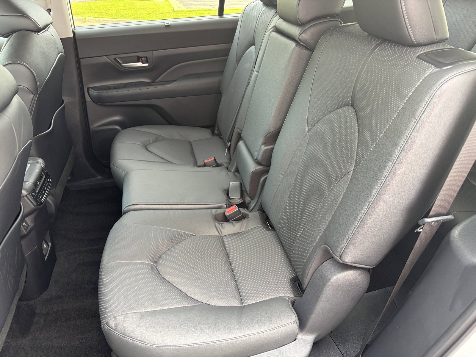 Used 2024 Toyota Grand Highlander AWD Hybrid image 9