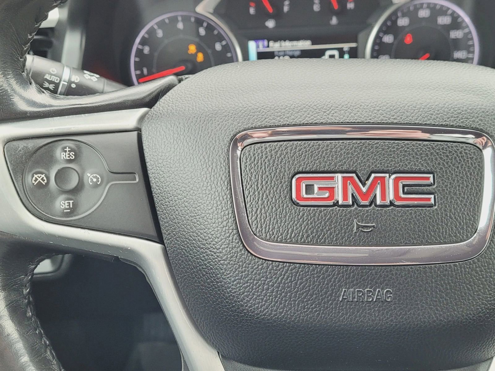 Used 2019 GMC Acadia SLT w/ LPO, Floor Liner Package image 22