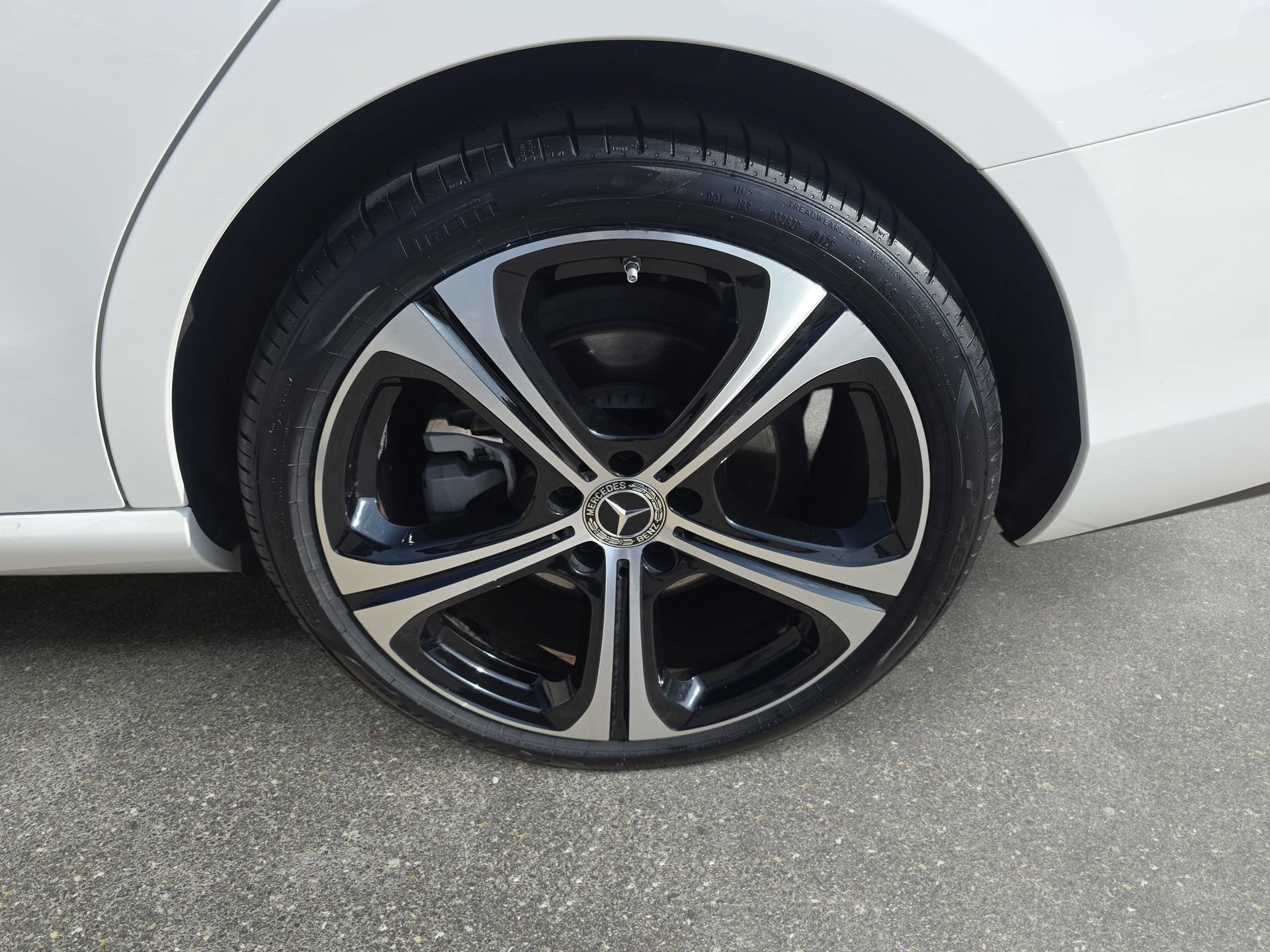 Used 2024 Mercedes-Benz C 300 Sedan image 32