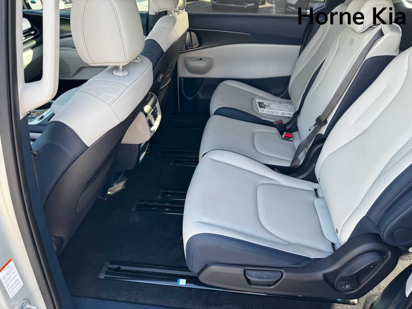 New 2026 Kia Carnival SX w/ SX Dark Edition Package image 11