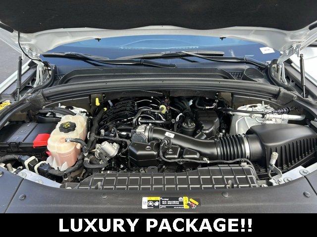 Used 2022 Jeep Grand Cherokee L Laredo w/ Luxury Tech Group I image 11