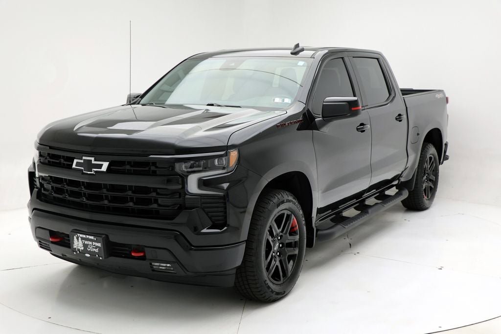 Used 2023 Chevrolet Silverado 1500 RST w/ Redline Edition AWD/4WD image 2