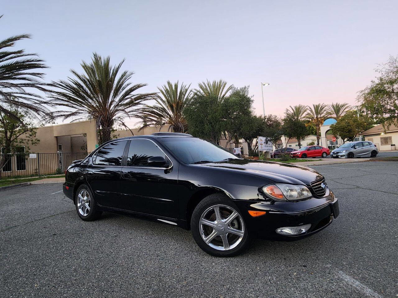 Used 2004 INFINITI I35 w/ Navigation Pkg FWD image 2