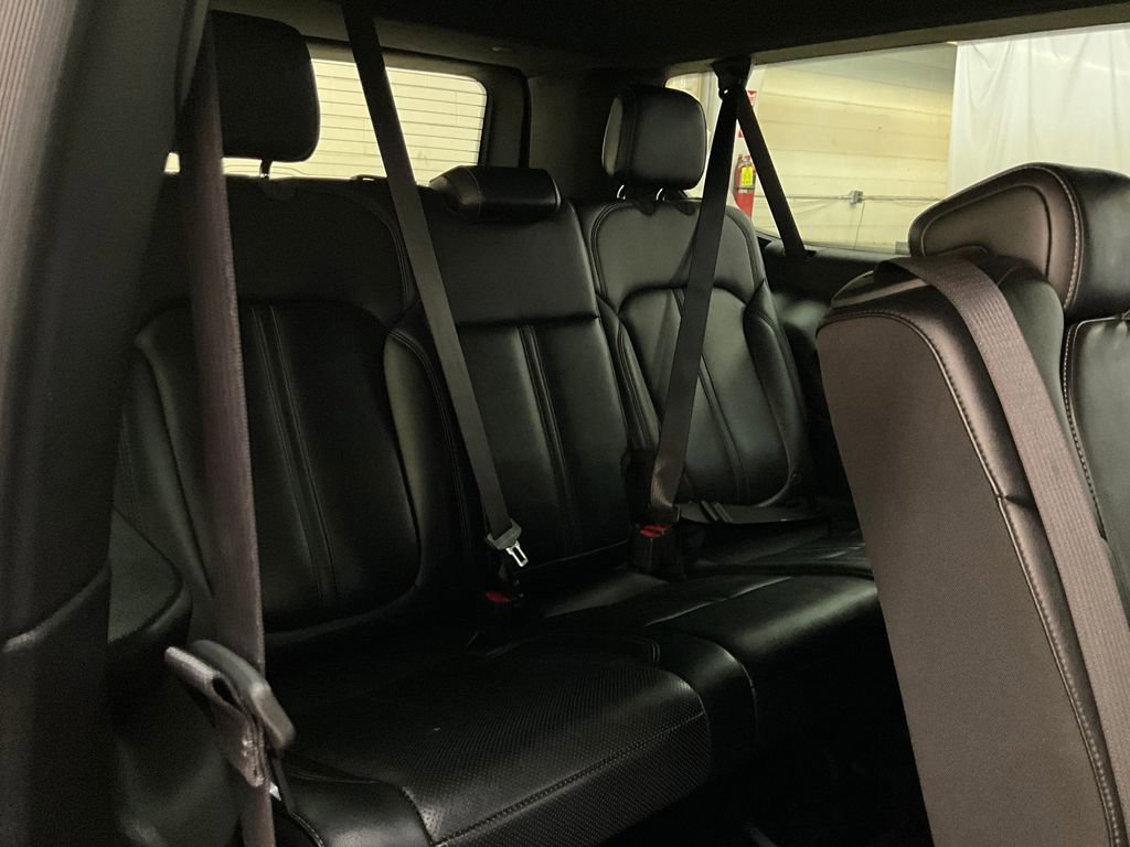 Used 2024 Jeep Wagoneer L Series III w/ Flexible Seating Group image 13