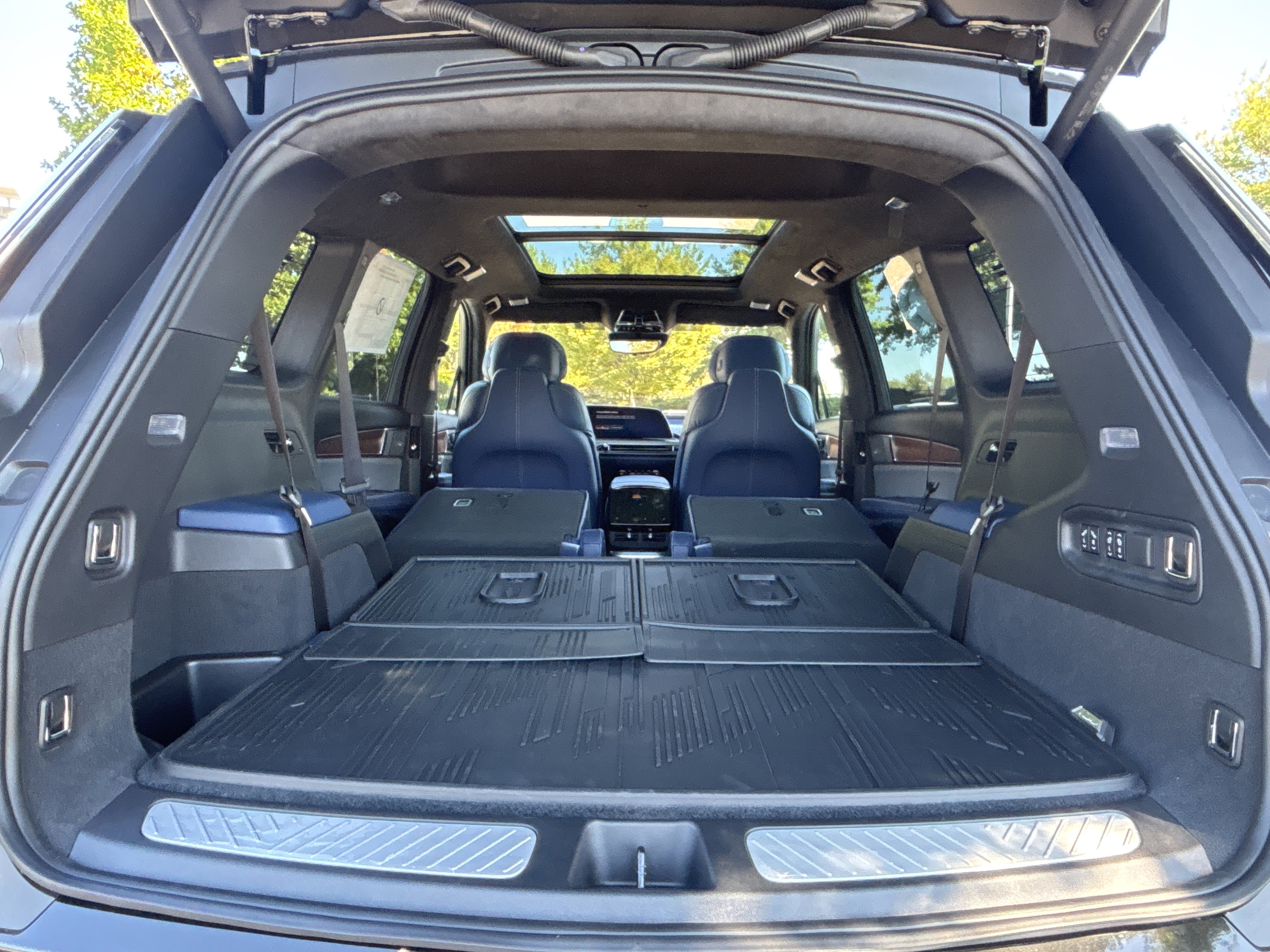 New 2026 Cadillac Vistiq Premium Luxury w/ LPO, Floor Liner Package image 34