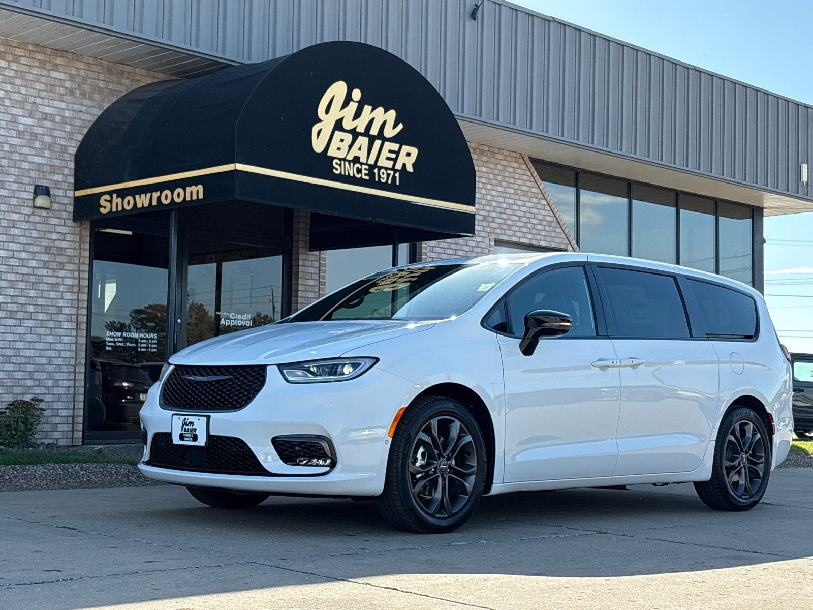 New 2026 Chrysler Pacifica Select image 1