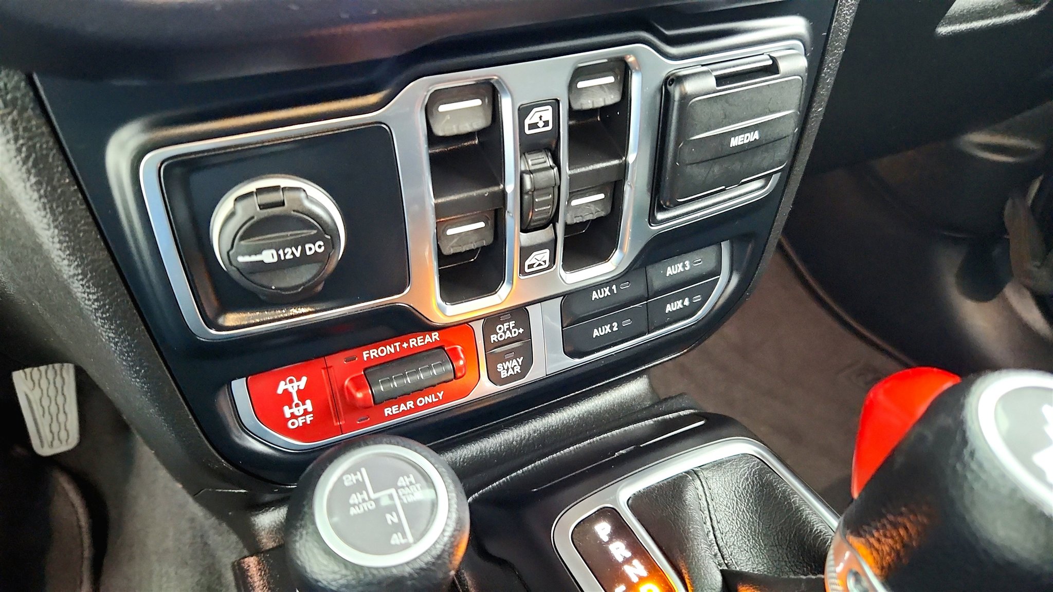 Used 2024 Jeep Wrangler Unlimited Rubicon 4xe image 31