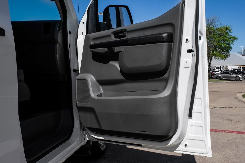 Used 2017 Nissan NV 2500 SV image 35