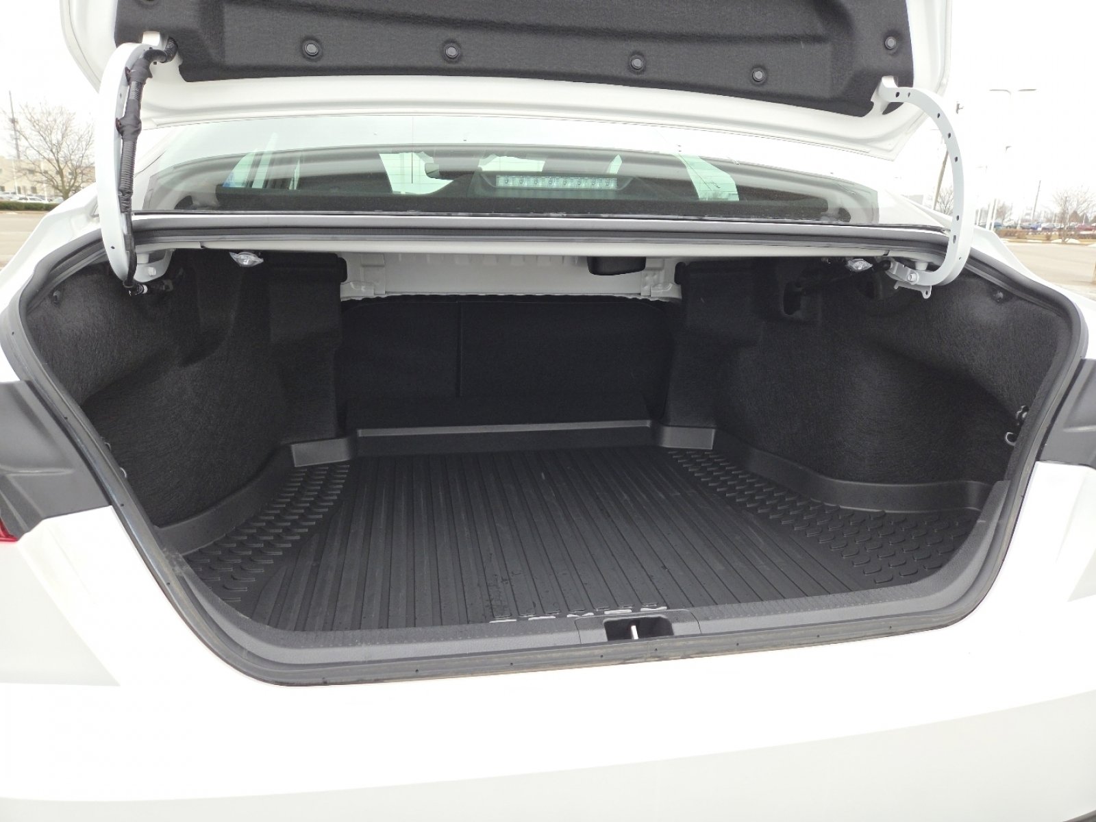 Used 2025 Toyota Camry SE w/ Convenience Package image 19