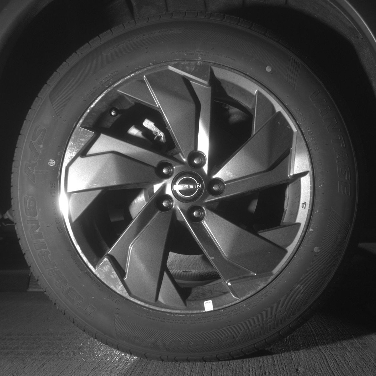 Used 2025 Nissan Rogue SV image 15