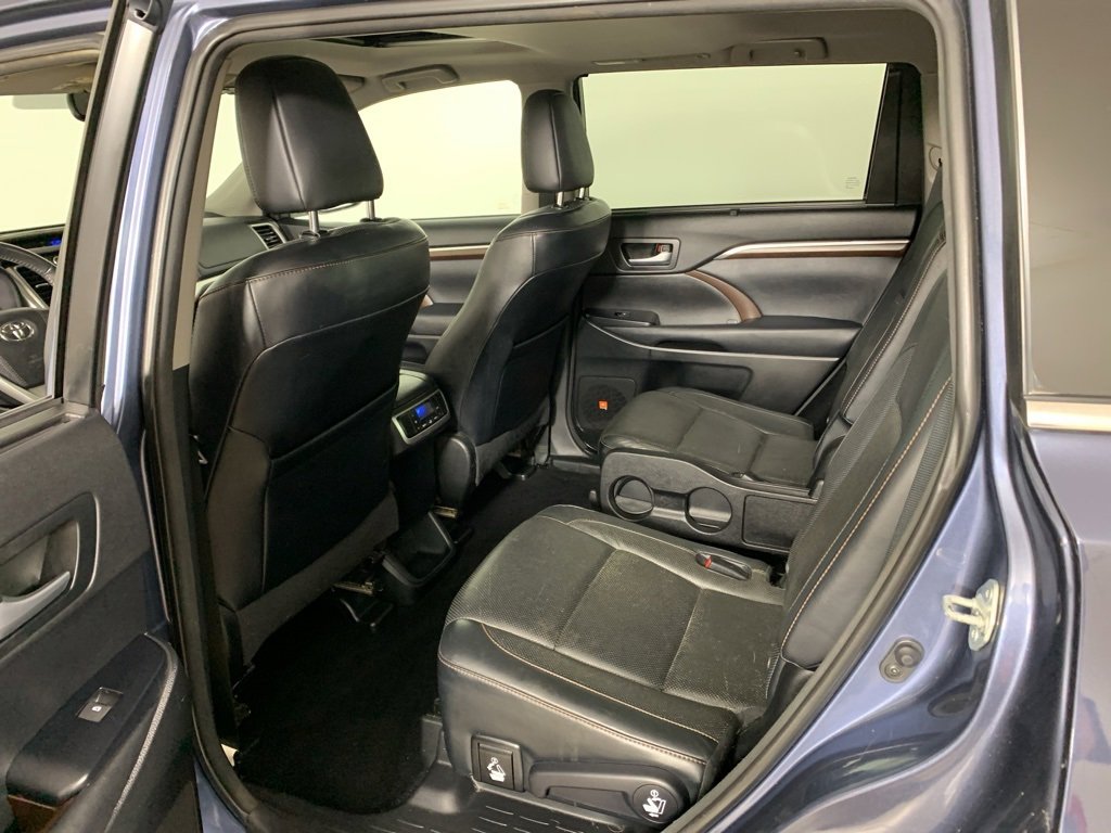 Used 2015 Toyota Highlander Limited image 38