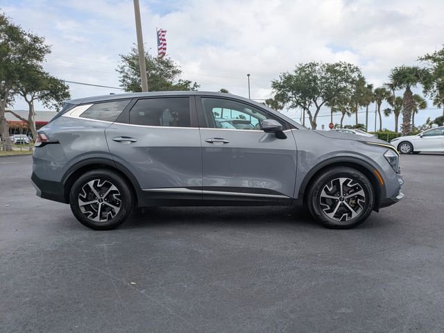 Used 2023 Kia Sportage EX image 3