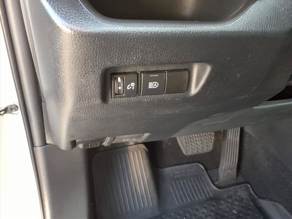 Used 2022 Toyota RAV4 LE AWD/4WD image 26
