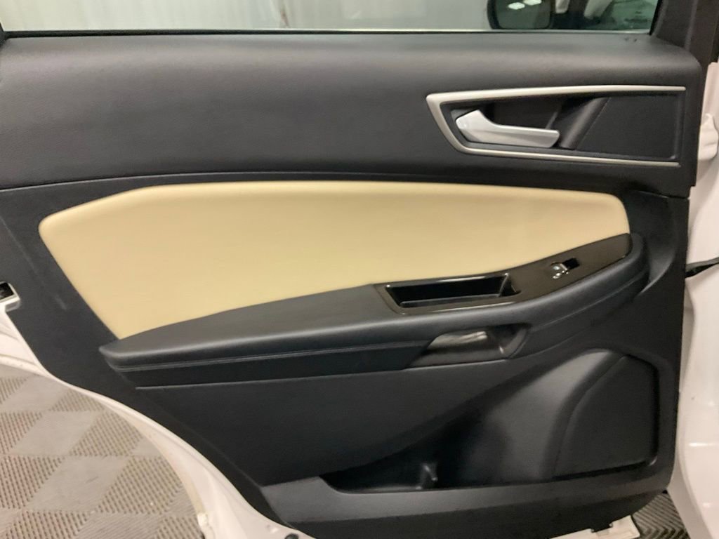 Used 2019 Ford Edge SEL w/ Equipment Group 201A AWD/4WD image 32