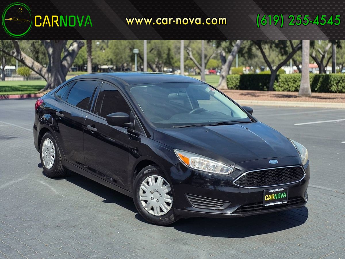 Used 2017 Ford Focus S image 1