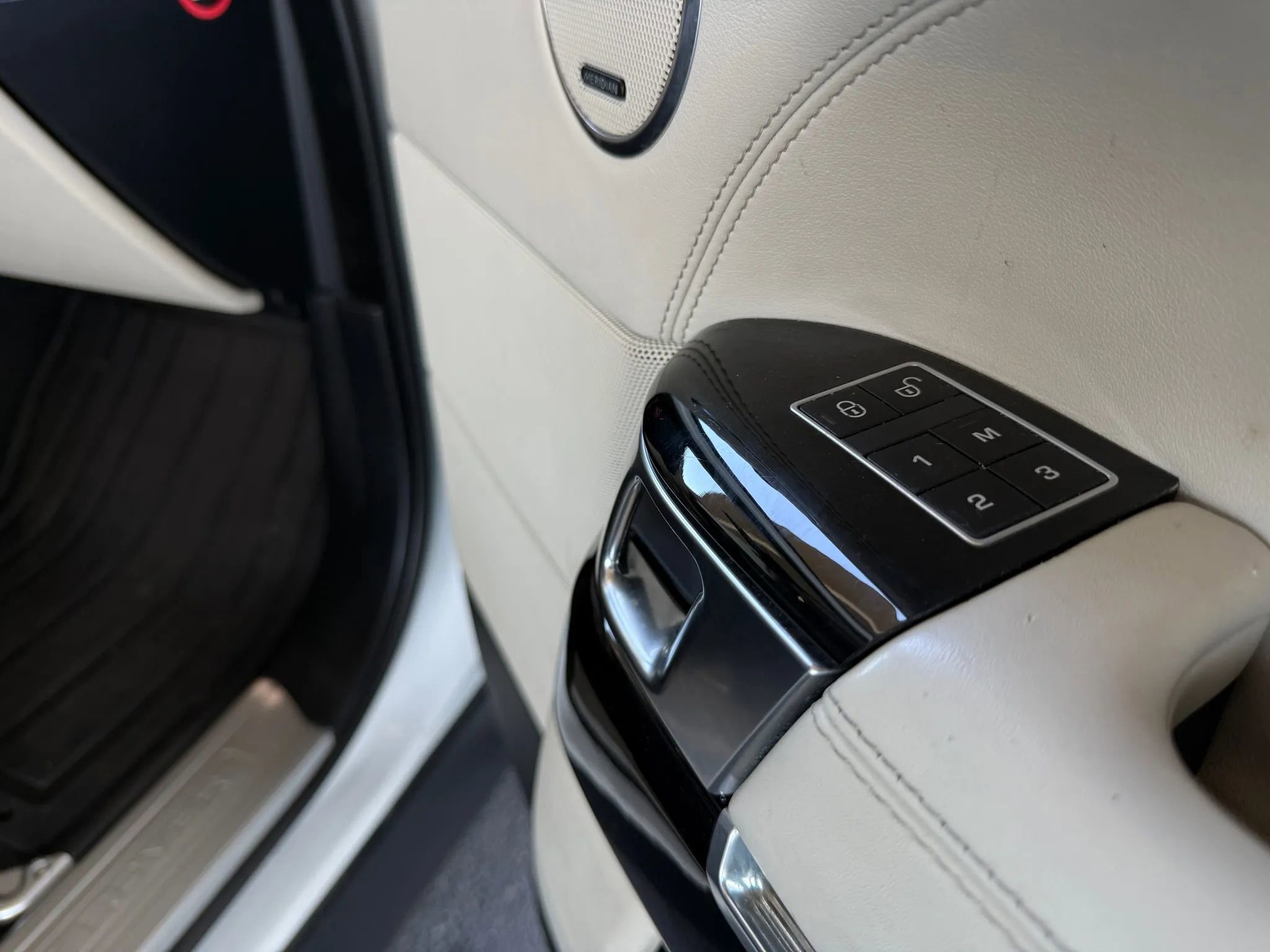 Used 2014 Land Rover Range Rover Supercharged image 18