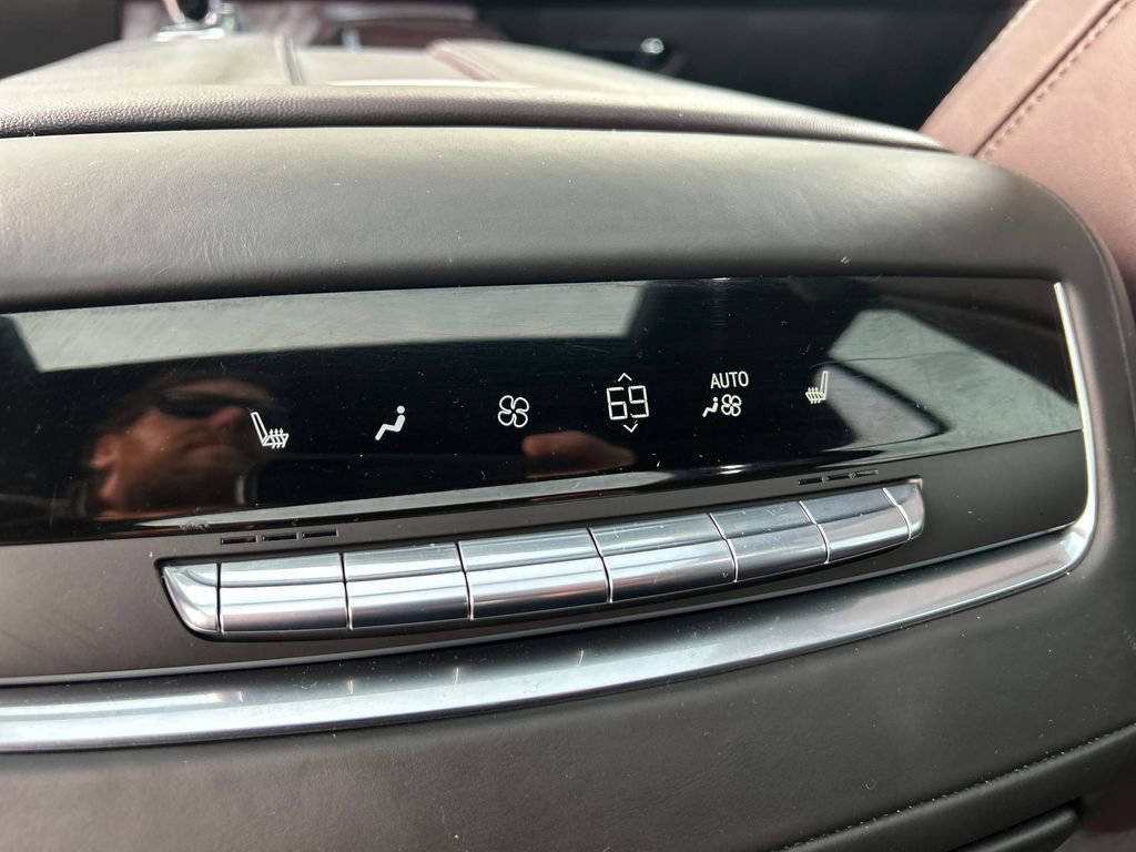 Certified 2023 Cadillac Escalade Sport Platinum w/ LPO, ONYX Package image 52