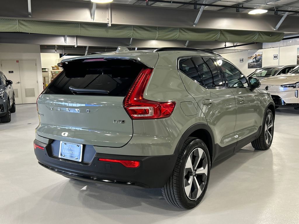 Certified 2023 Volvo XC40 B5 Plus w/ Driver Assist Package image 2