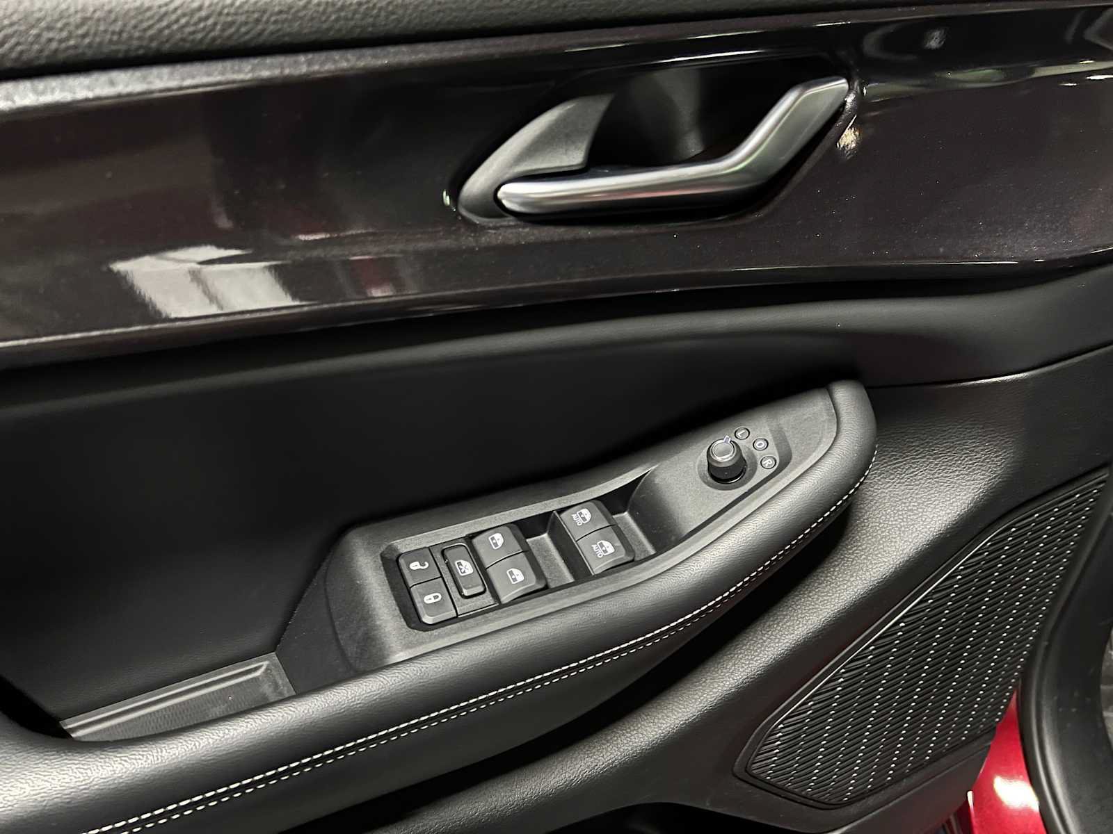 Used 2023 Jeep Grand Cherokee Altitude AWD/4WD image 19
