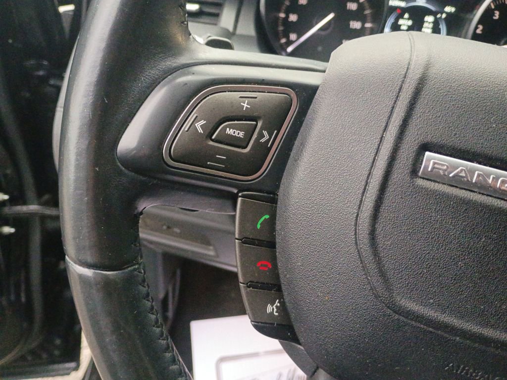Used 2017 Land Rover Range Rover Evoque SE image 31