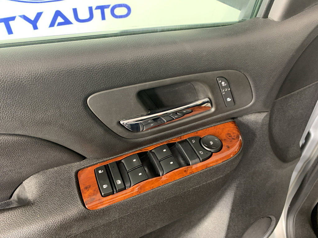 Used 2013 Chevrolet Suburban LT image 15