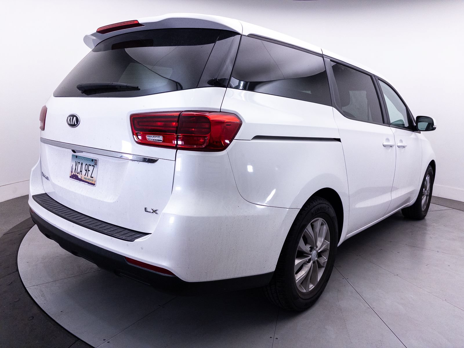 Used 2019 Kia Sedona LX FWD image 13