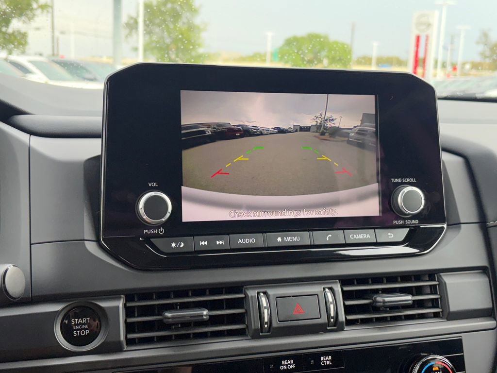 Used 2025 Nissan Pathfinder S image 18